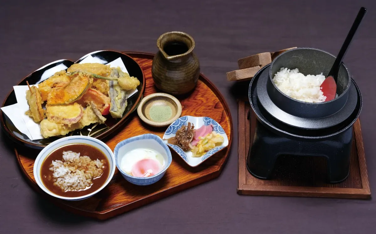 旬野菜の天ぷらと、カリー茶漬